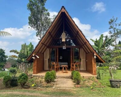 Jual Rumah Segitiga Kayu Jati Premium untuk Villa & Resort